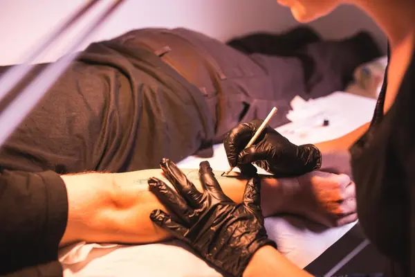 Tattoosession – Foto 10 von 15